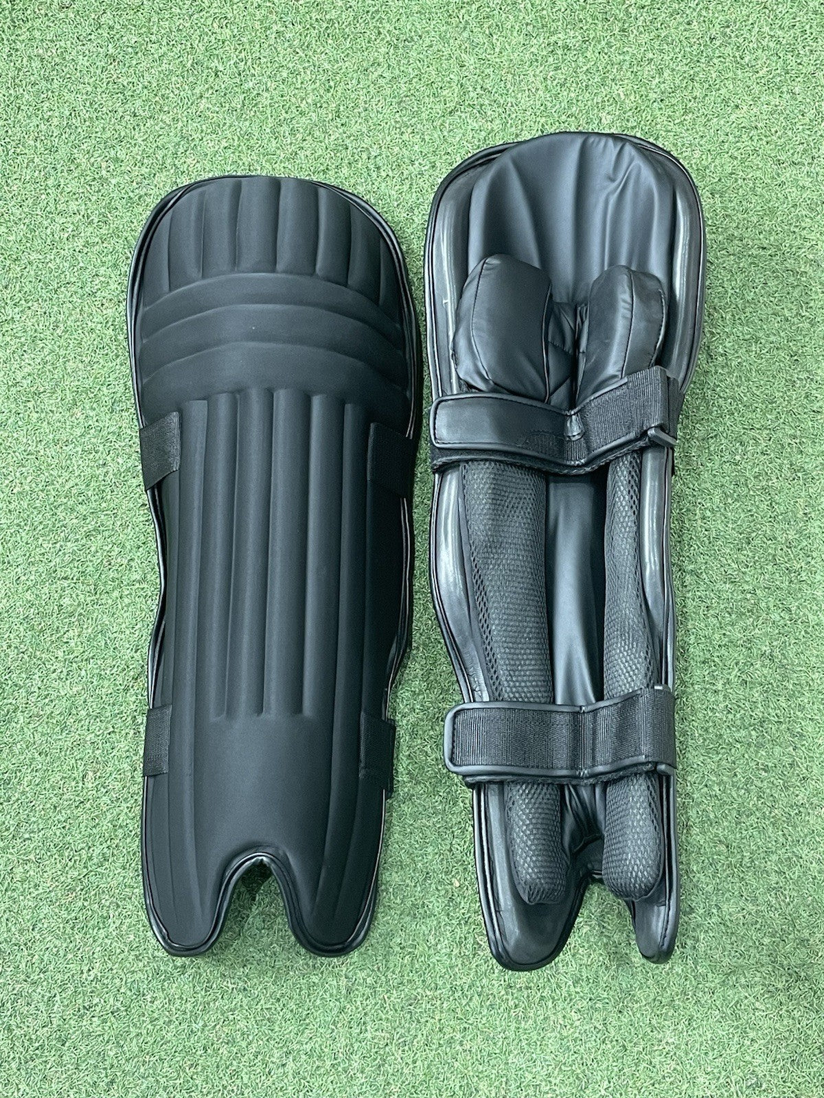 Unbranded Black Batting Pads - Ambidextrous Mens Size - Brand New - Two Strap!