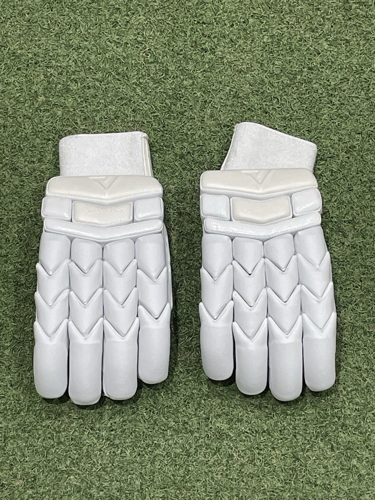 Vader Sports Players Batting Gloves - Brand New - Right Hand Men's Size