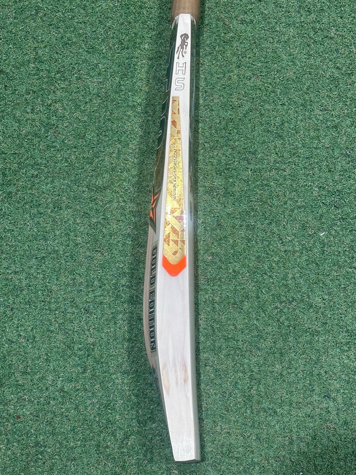 HS Gold Edition Cricket Bat - Brand New - 2lb 8oz - Lovely Grains!