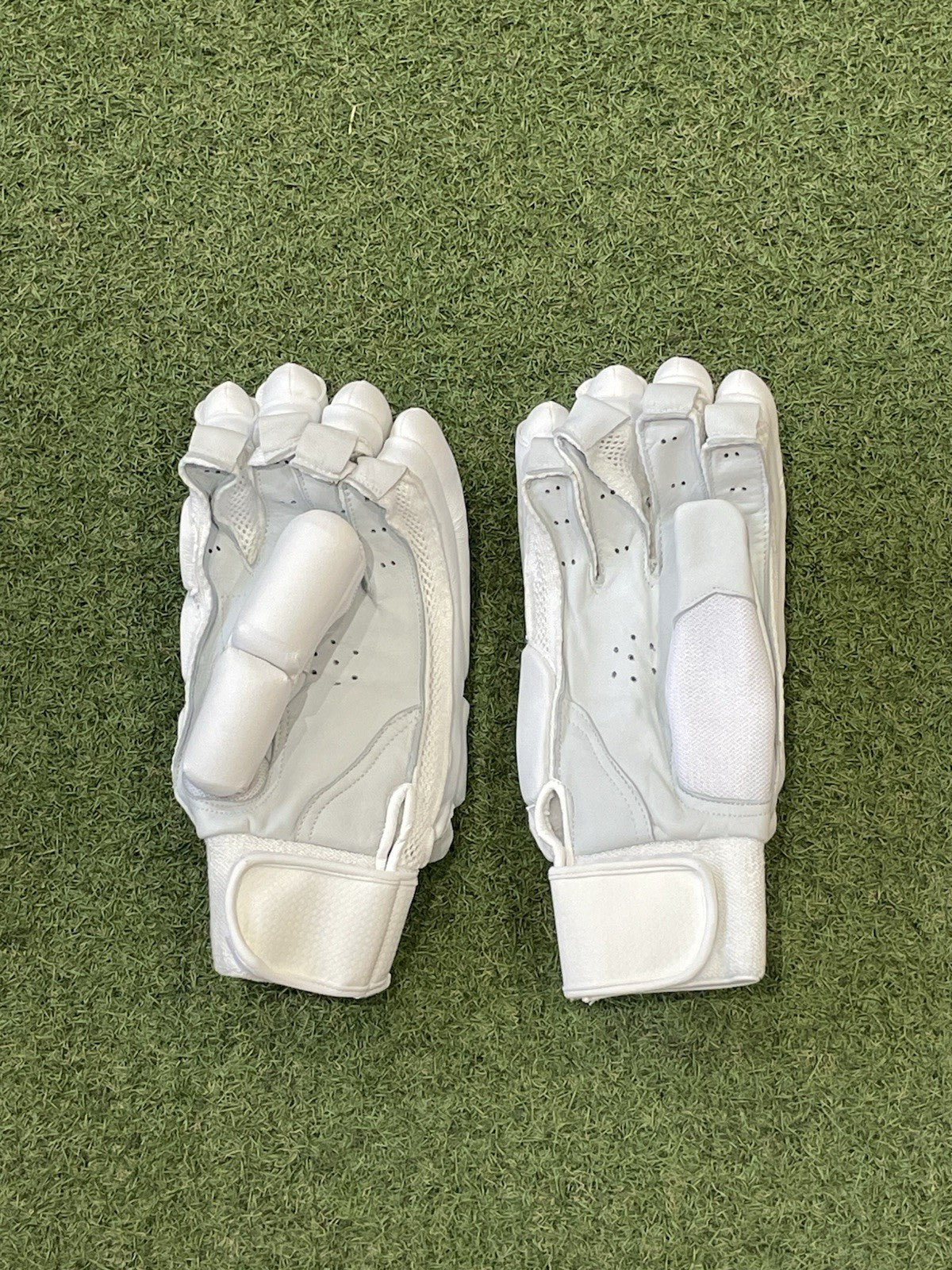 Unbranded Batting Gloves III - Brand New - Left Hand Men's Size