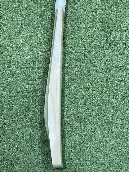 DKP Air Cricket Bat - Brand New - 2lb 10oz - Stunning Grains! Exclusive!