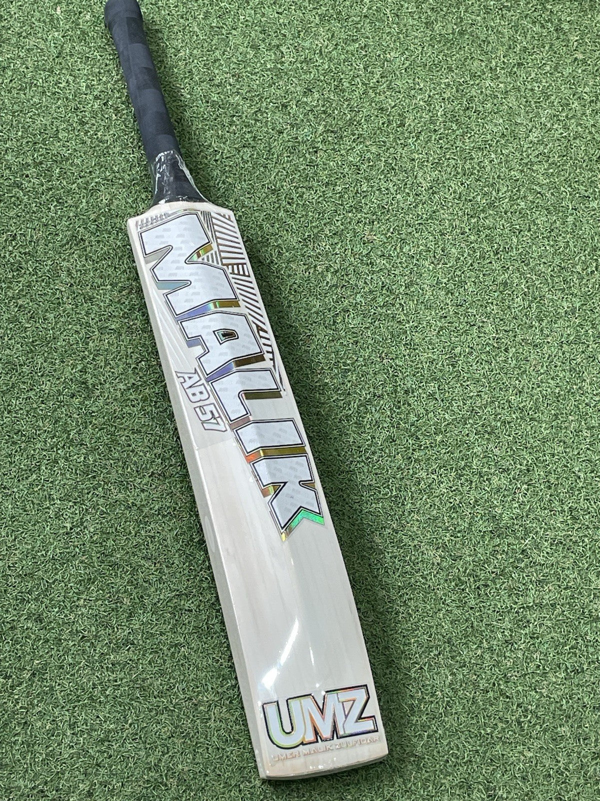 MB Malik UMZ AB57 Cricket Bat - Brand New - 2lb 10oz - Exclusive !