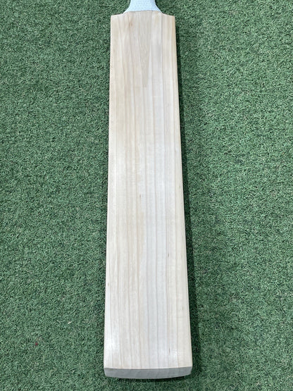 MB Malik Plain Cricket Bat - Brand New - 2lb 9oz - Magic Blue Willow