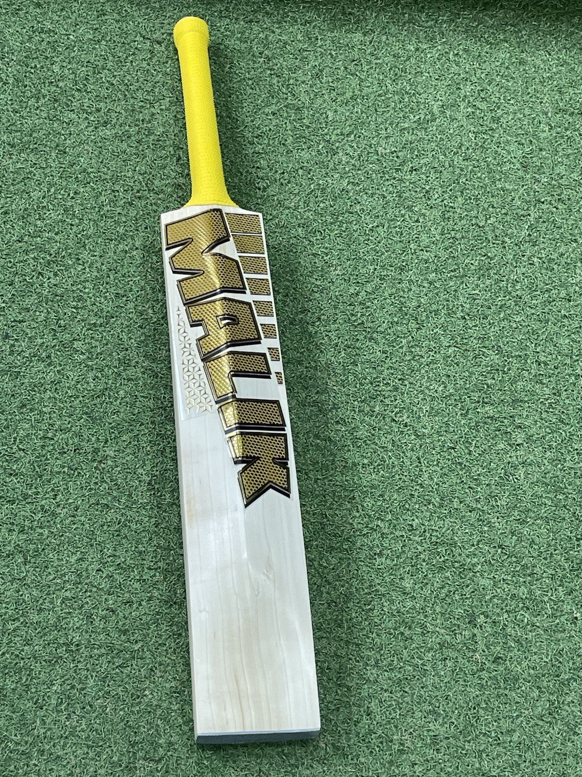 MB Malik UMZ Anniversary Players Cricket Bat - Brand New - 2lb 10oz - UK Made