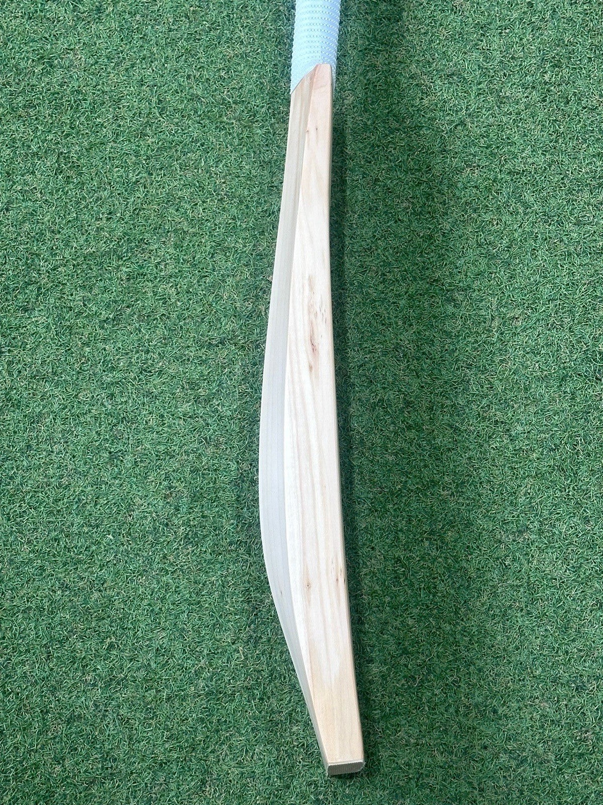 Cricket Station Plain Short Blade Long Handle Cricket Bat (2lb 10oz) - UK Made