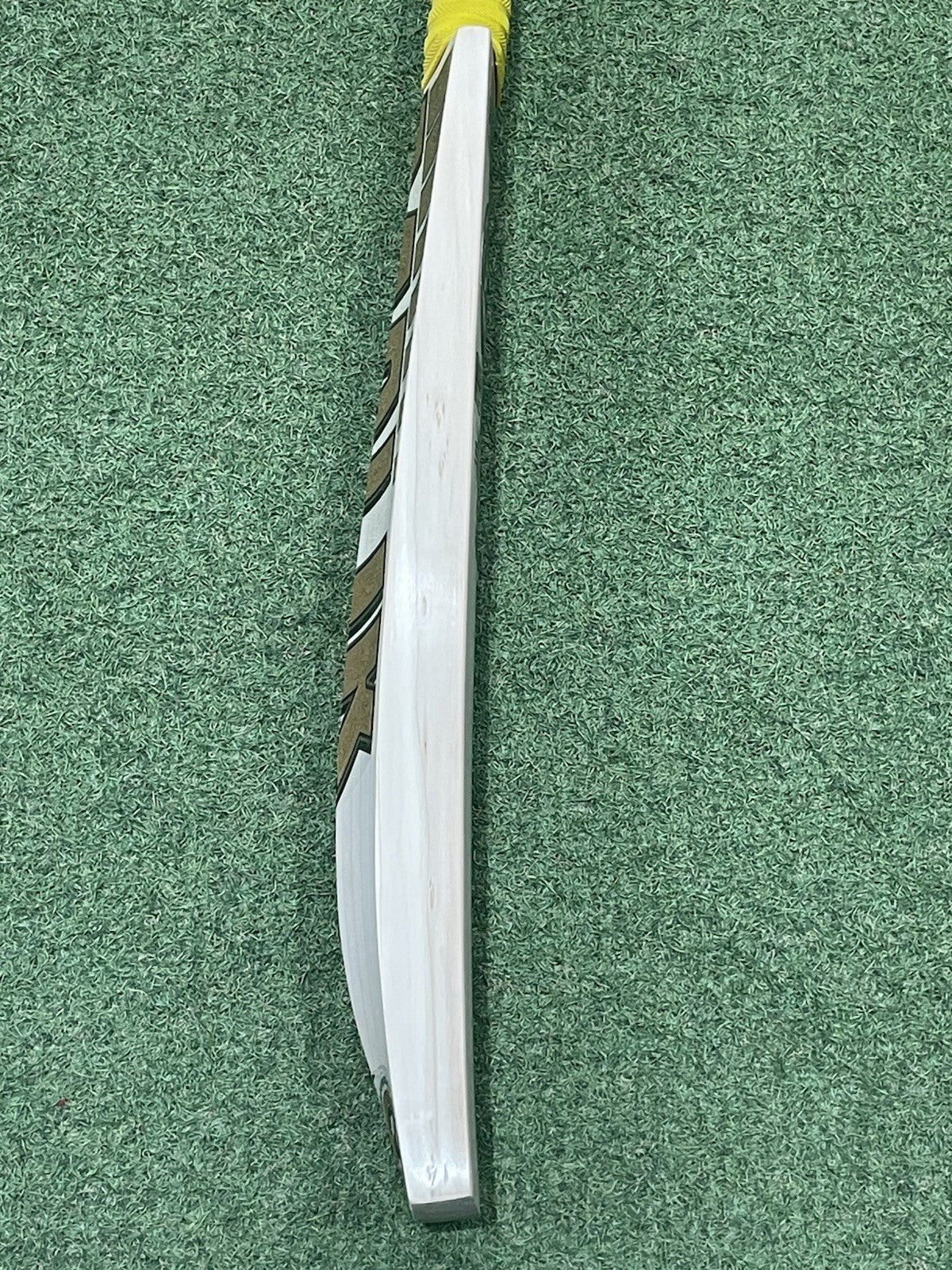 MB Malik 60th Anniversary Cricket Bat - Brand New - 2lb 11oz - Full Profile!