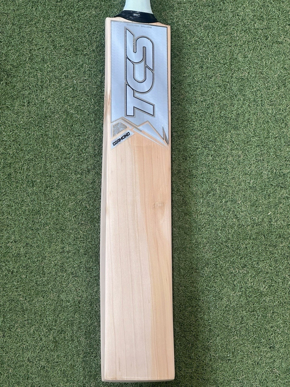 TCS Diamond Butterfly Cricket Bat - Brand New - 2lb 10oz - Lovely Balance!