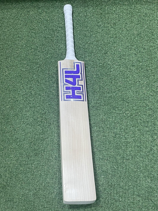 Hell 4 Leather (H4L) Pro Grade Cricket Bat (2lb 10oz) - Lovely Grains!