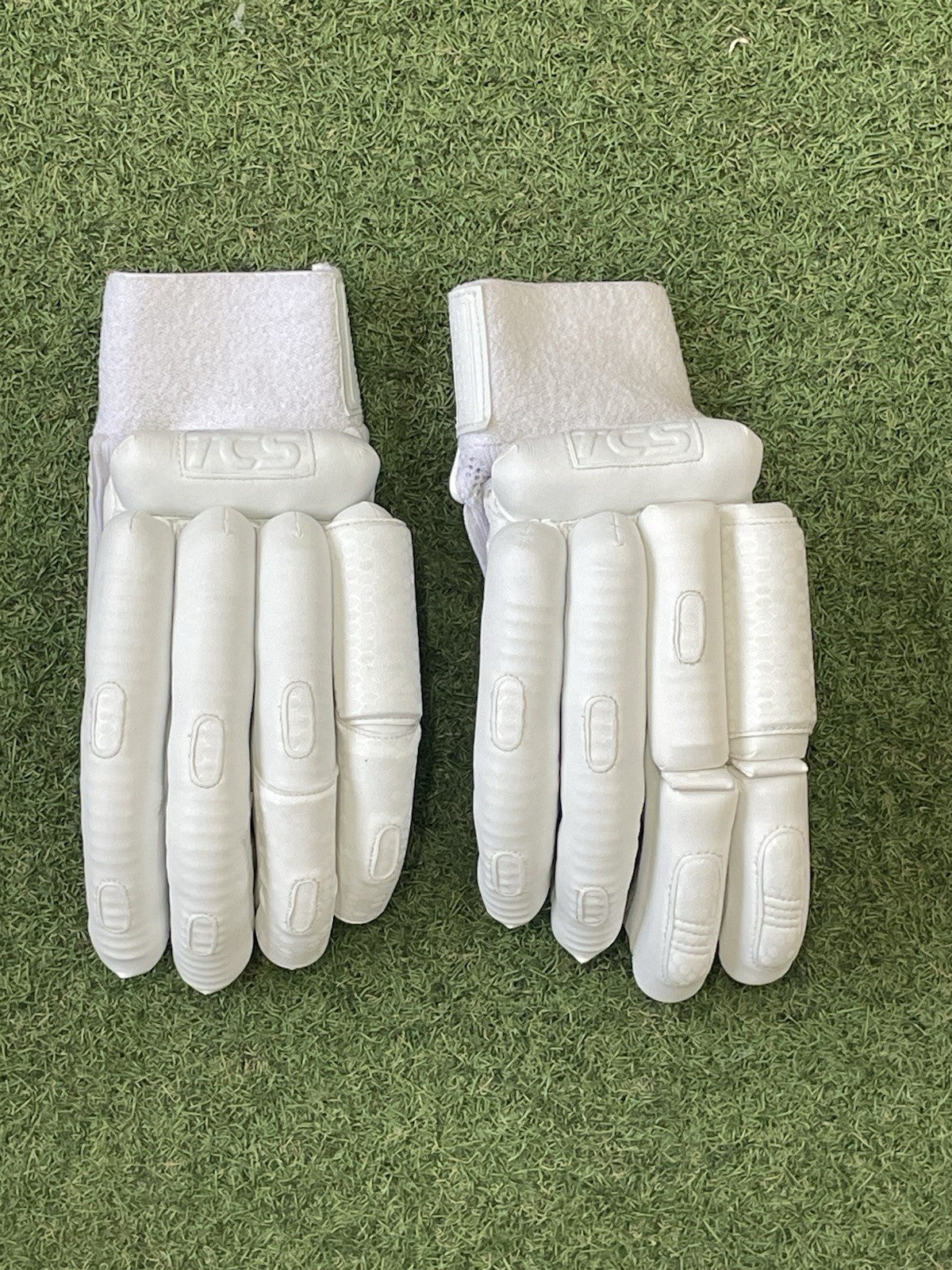 TCS VK Players Edition Batting Gloves - Brand New - Right Hand SMALL Men's Size