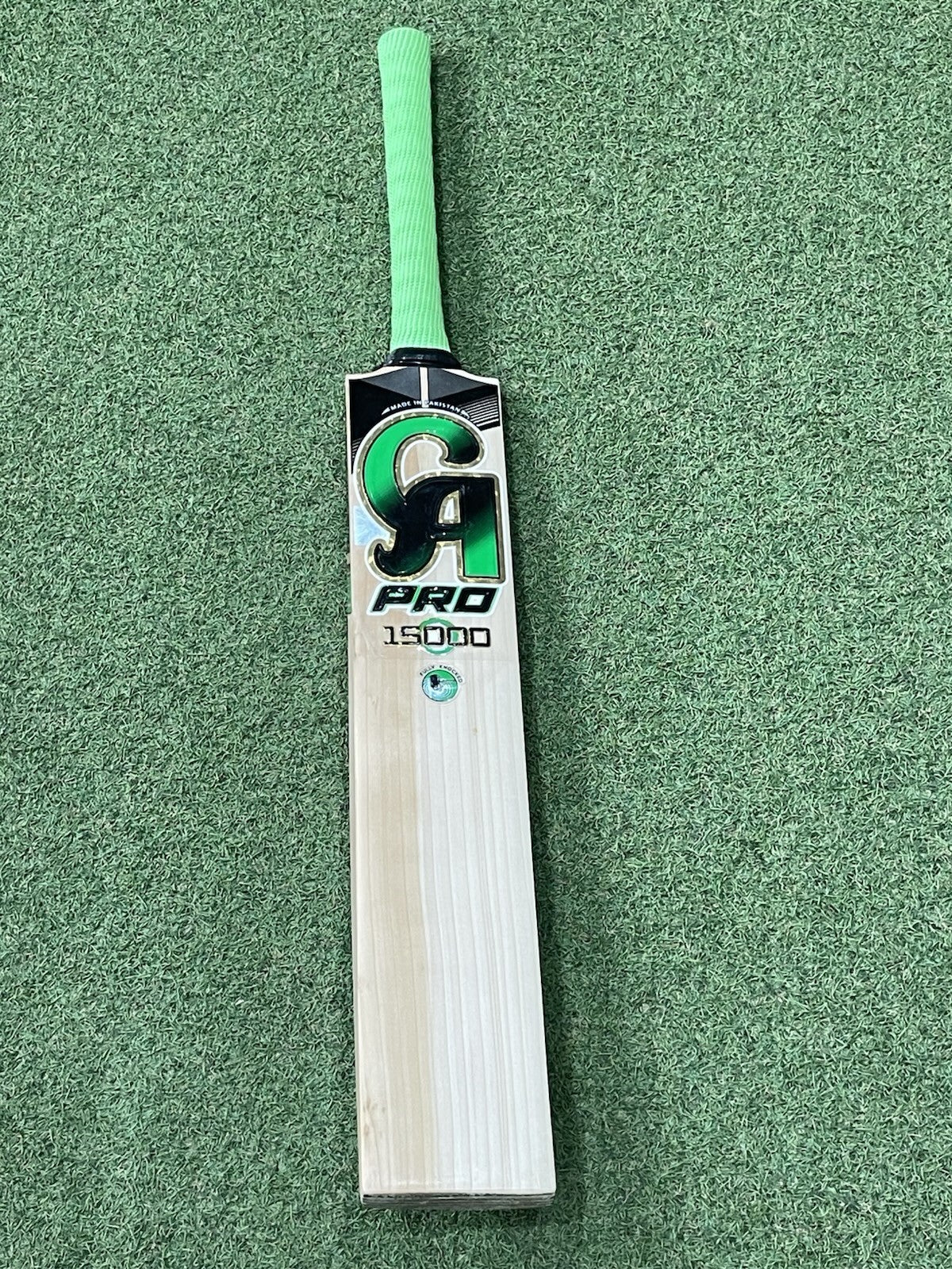 CA Pro 15000 Cricket Bat - Brand New - 2lb 11oz - Lovely Grains !