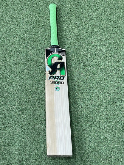 CA Pro 15000 Cricket Bat - Brand New - 2lb 11oz - Lovely Grains !