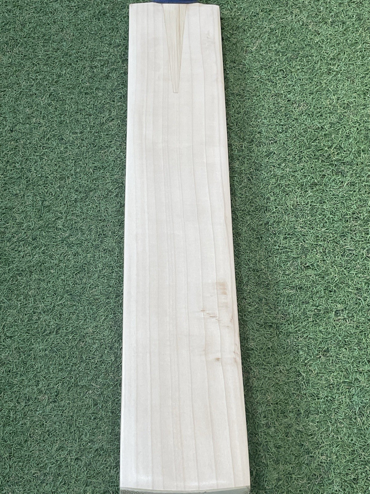 Cricket Station Plain Cricket Bat (2lb 8oz) - UK Made - Exclusive - Brand New