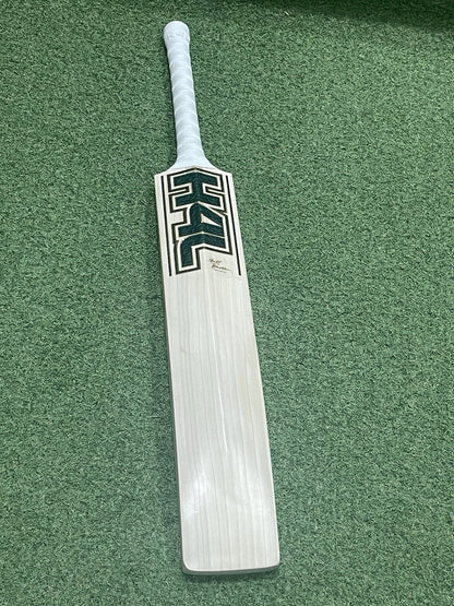 Hell 4 Leather (H4L) Pro Grade Cricket Bat (2lb 11oz) - Big Edges