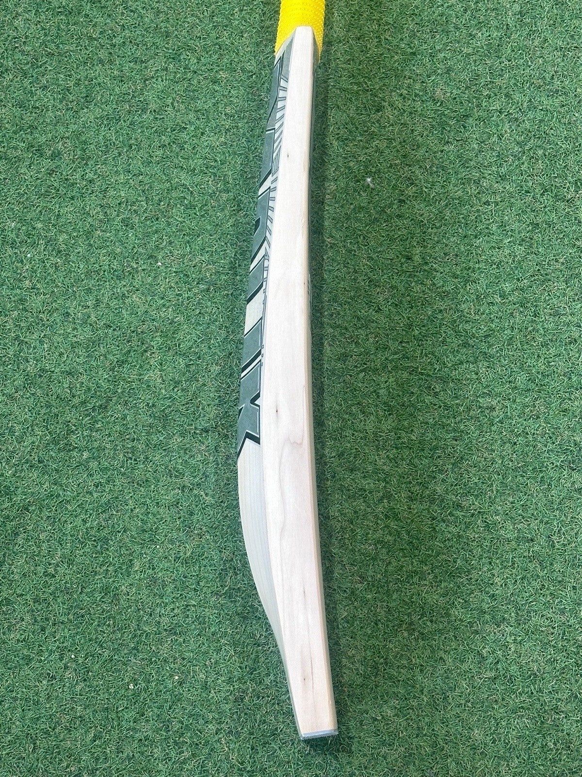 MB Malik Game Changer Players Cricket Bat - Brand New - 2lb 10oz