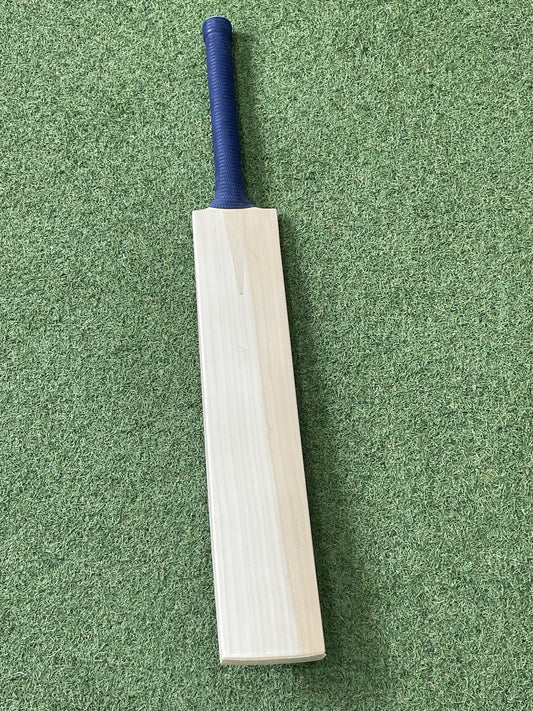 Plain Players Edition Cricket Bat - 2lb 10oz - UK Made! Premium Players Willow!