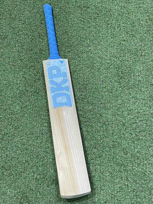 DKP Aqua Cricket Bat - Brand New - 2lb 10oz - Stunning Grains! Exclusive!