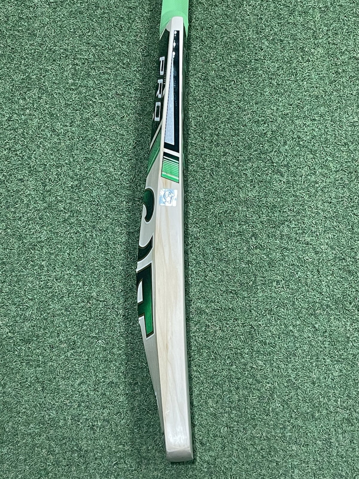CA Pro 15000 Cricket Bat - Brand New - 2lb 8oz - Rare Light Weight!