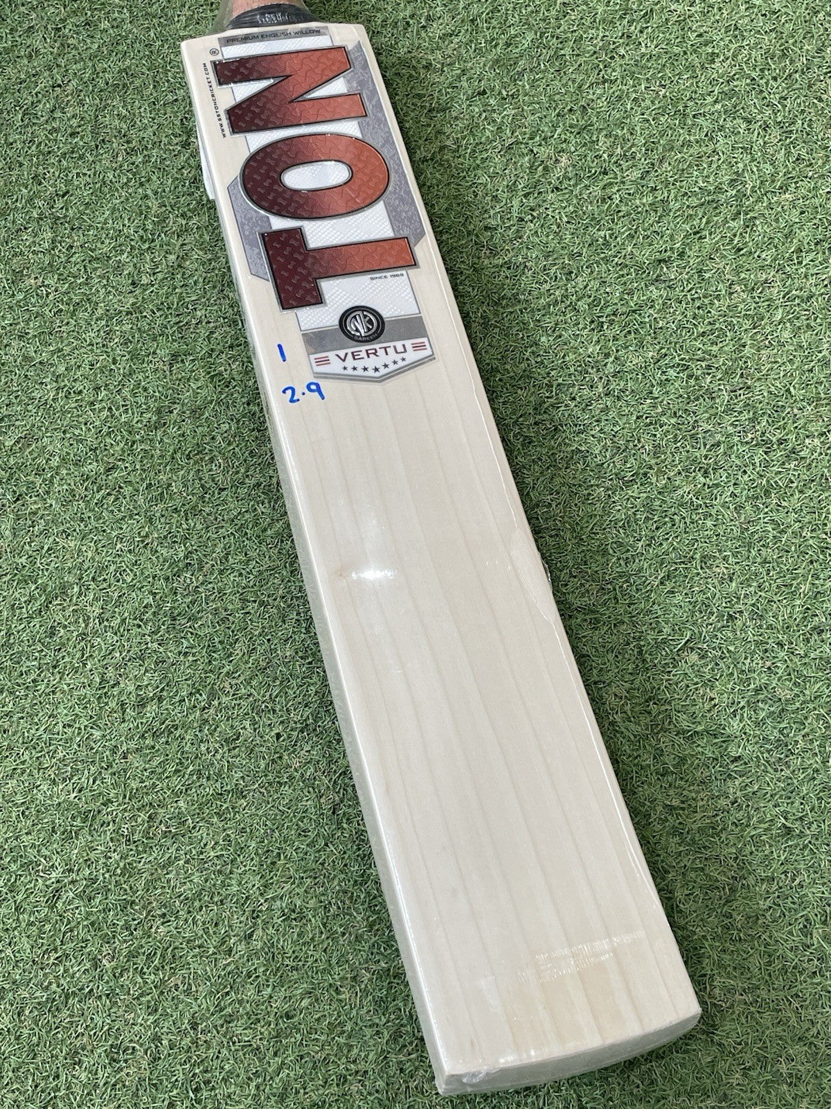 Ton Vertu Cricket Bat - Brand New - 2lb 9oz - Massive Profile -Rare Light Weight