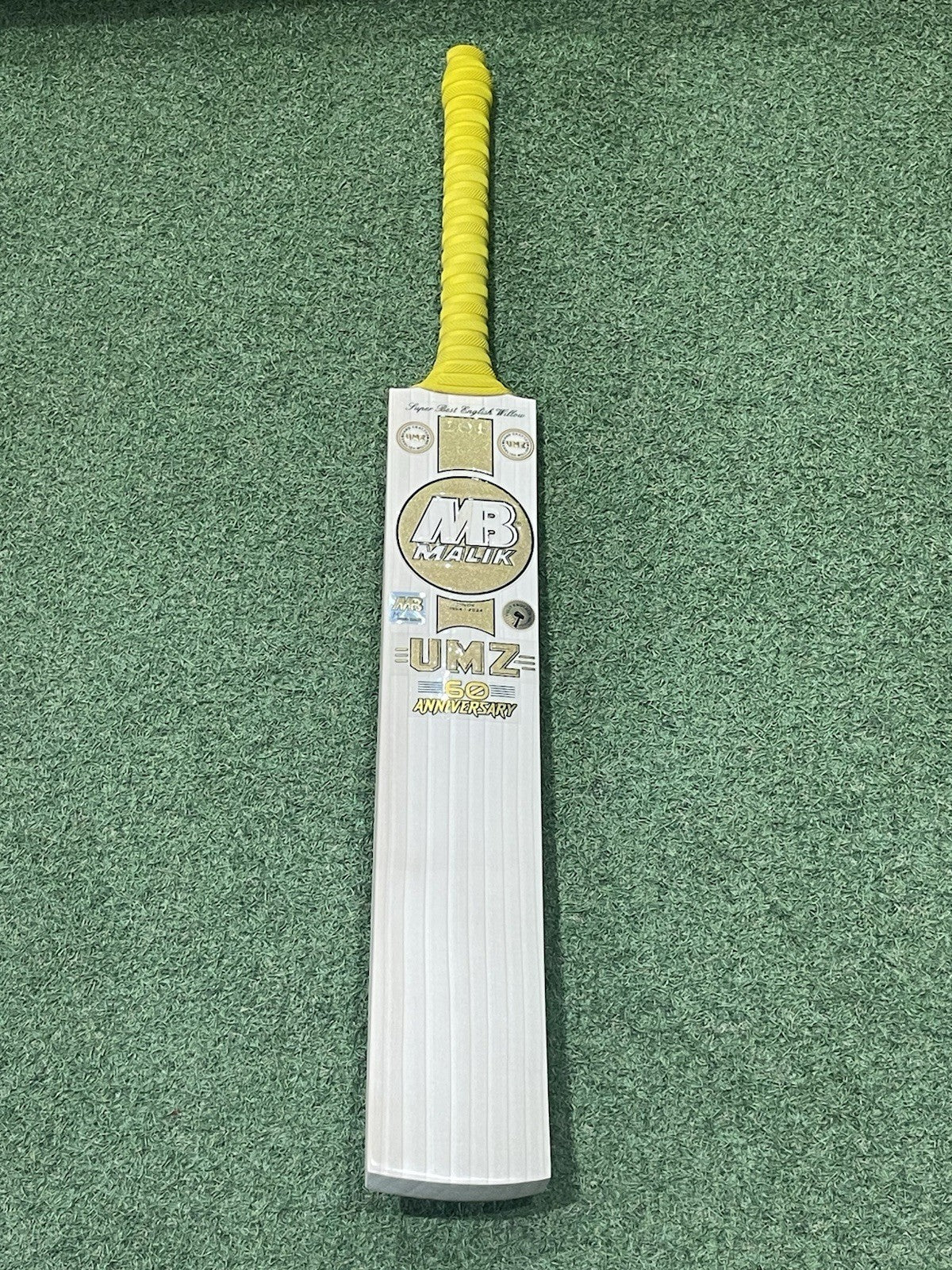 MB Malik 60th Anniversary Cricket Bat - Brand New - 2lb 11oz - Full Profile!