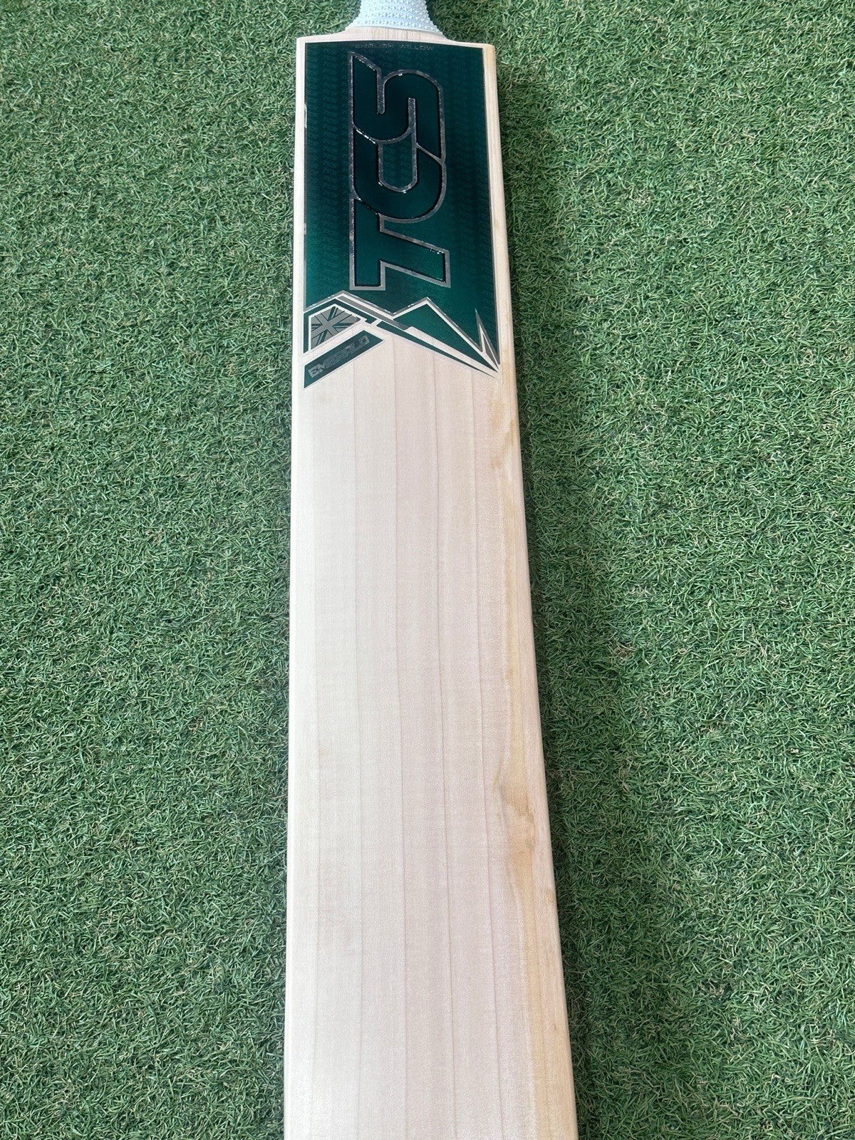 TCS Emerald Cricket Bat - Brand New - 2lb 11oz - Exclusive! UK Made!