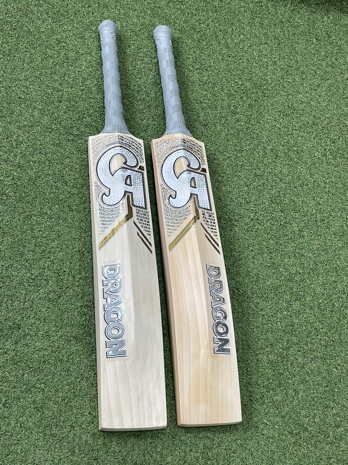 CA Gold Dragon Professional Players Sahibzada Farhan Cricket Bat - 2lb 10oz