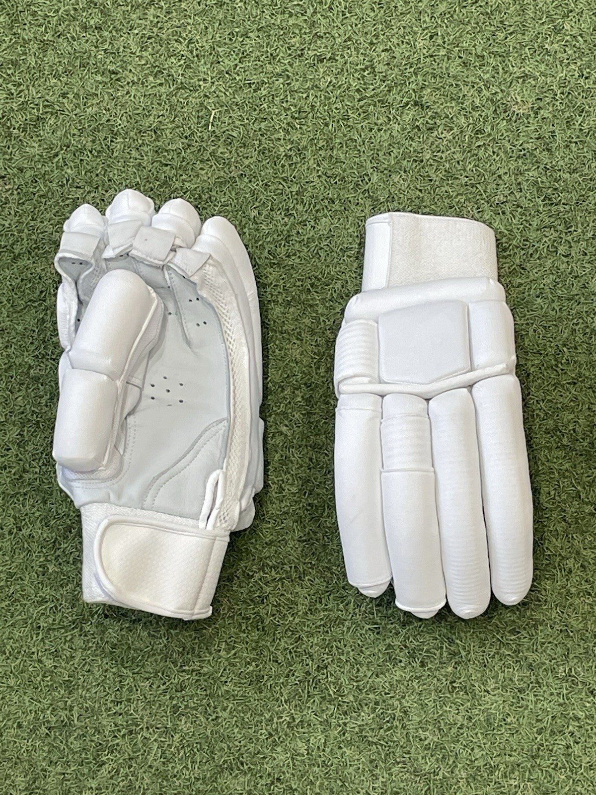 Unbranded Batting Gloves III - Brand New - Left Hand Men's Size