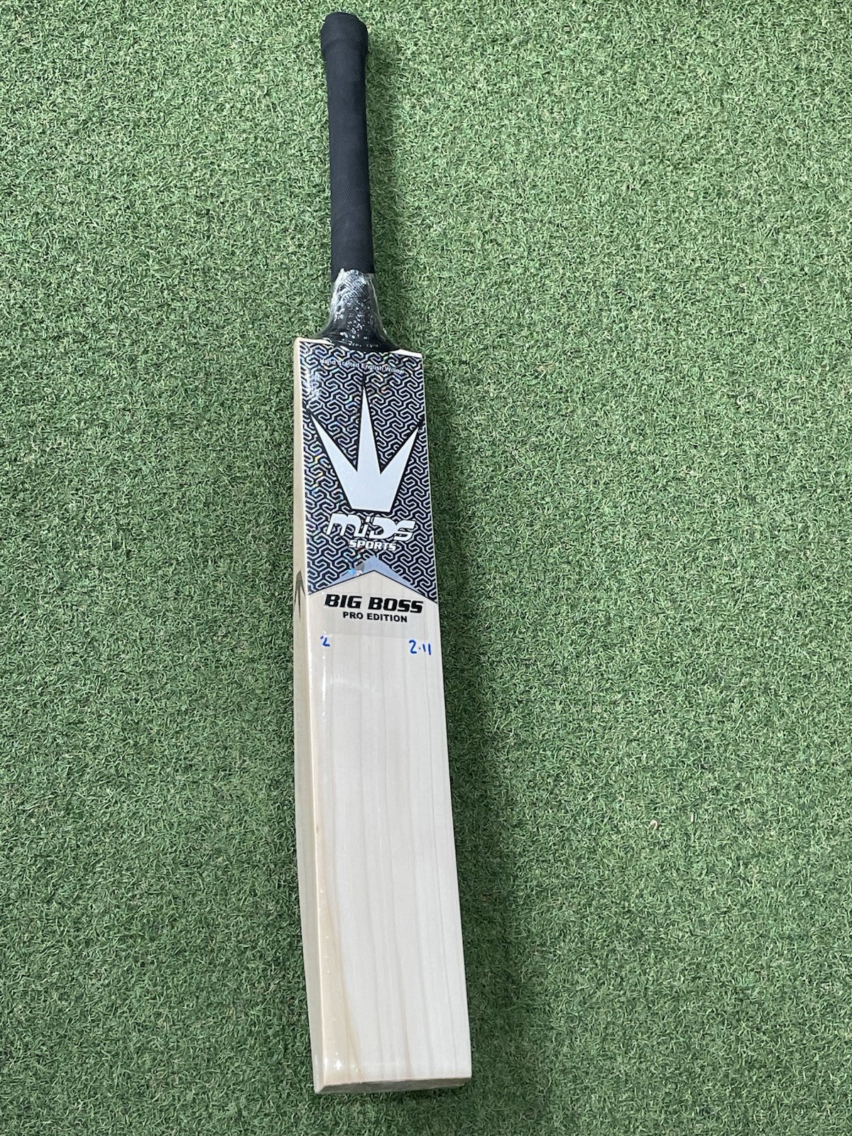 MIDS Big Boss Pro Edition Cricket Bat - Brand New - 2lb 11oz - Massive Profile
