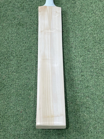Cricket Station Plain Short Blade Long Handle Cricket Bat (2lb 9oz) - UK Made