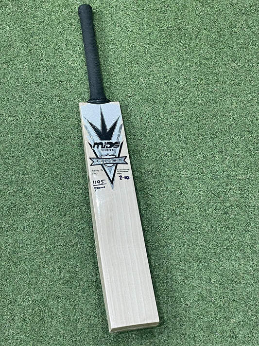 MIDS Professionals Cricket Bat - Brand New - 2lb 10oz - Excellent Ping!