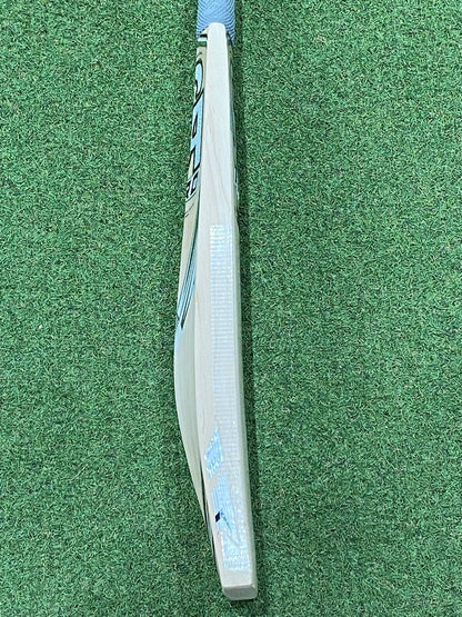 CA Pro Limited Edition Professional Players Asif Ali Cricket Bat - 2lb 10oz