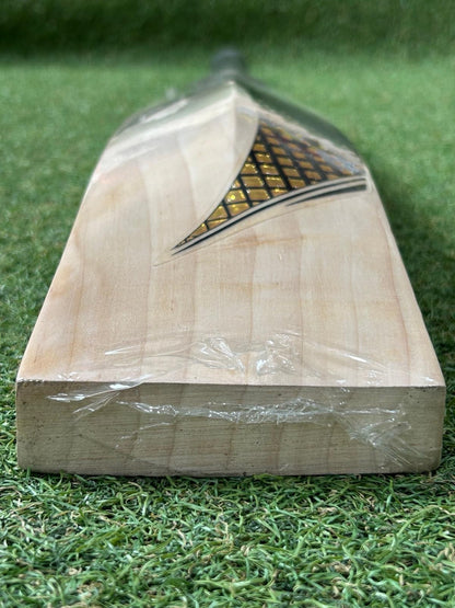 Ihsan Xtreme Cricket Bat - Brand New - 2lb 10oz - Lovely Grains! Big Profile!