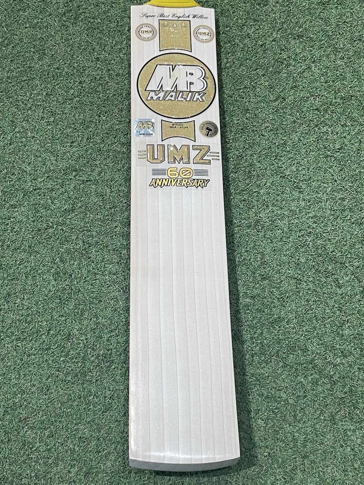 MB Malik 60th Anniversary Cricket Bat - Brand New - 2lb 11oz - Full Profile!