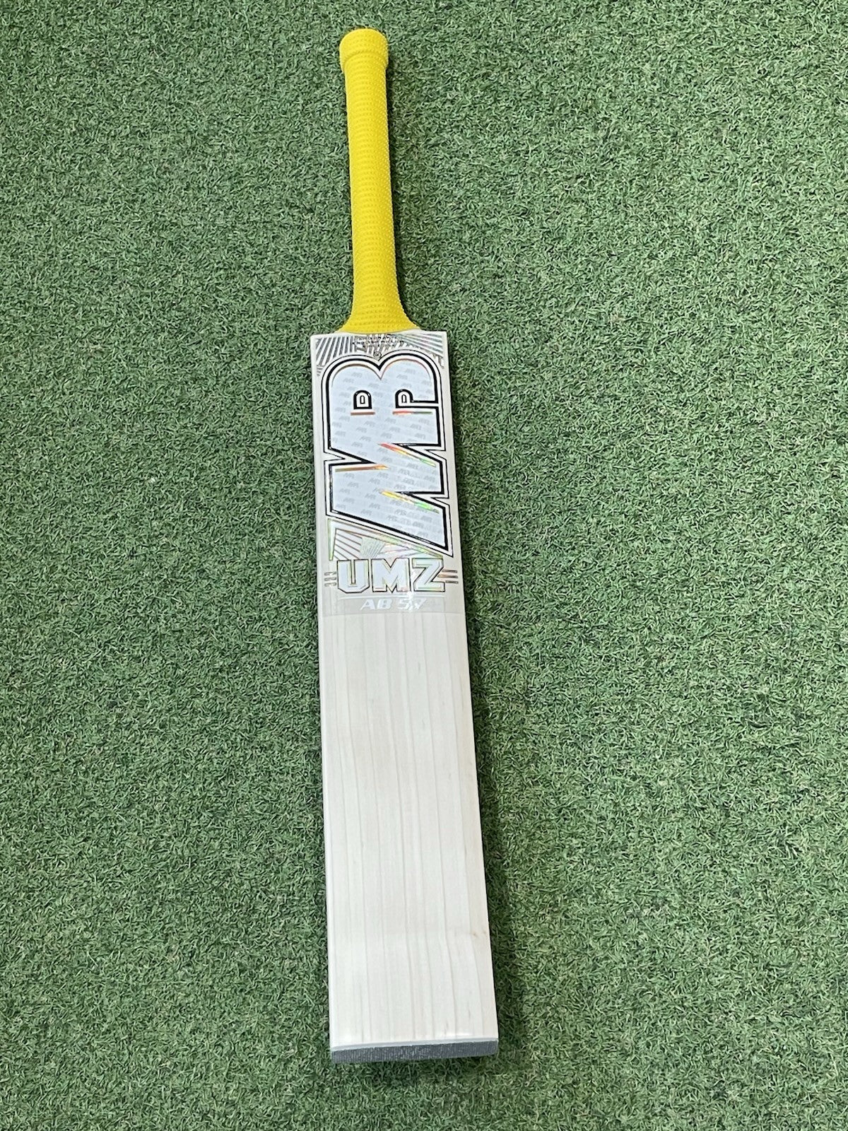 MB Malik UMZ AB57 Players Cricket Bat -Brand New - 2lb 10oz - Exclusive! UK Made