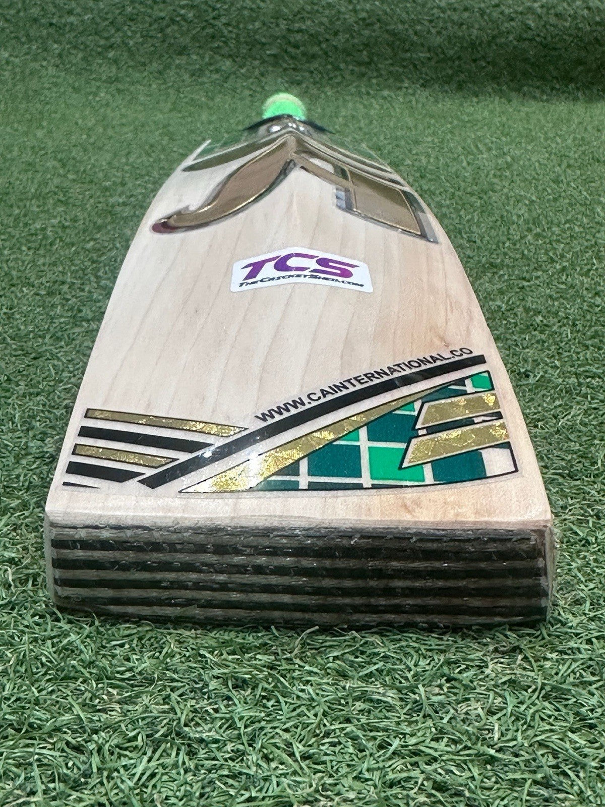 CA Gold 15000 Cricket Bat - Brand New - 2lb 8oz - Lovely Grains !