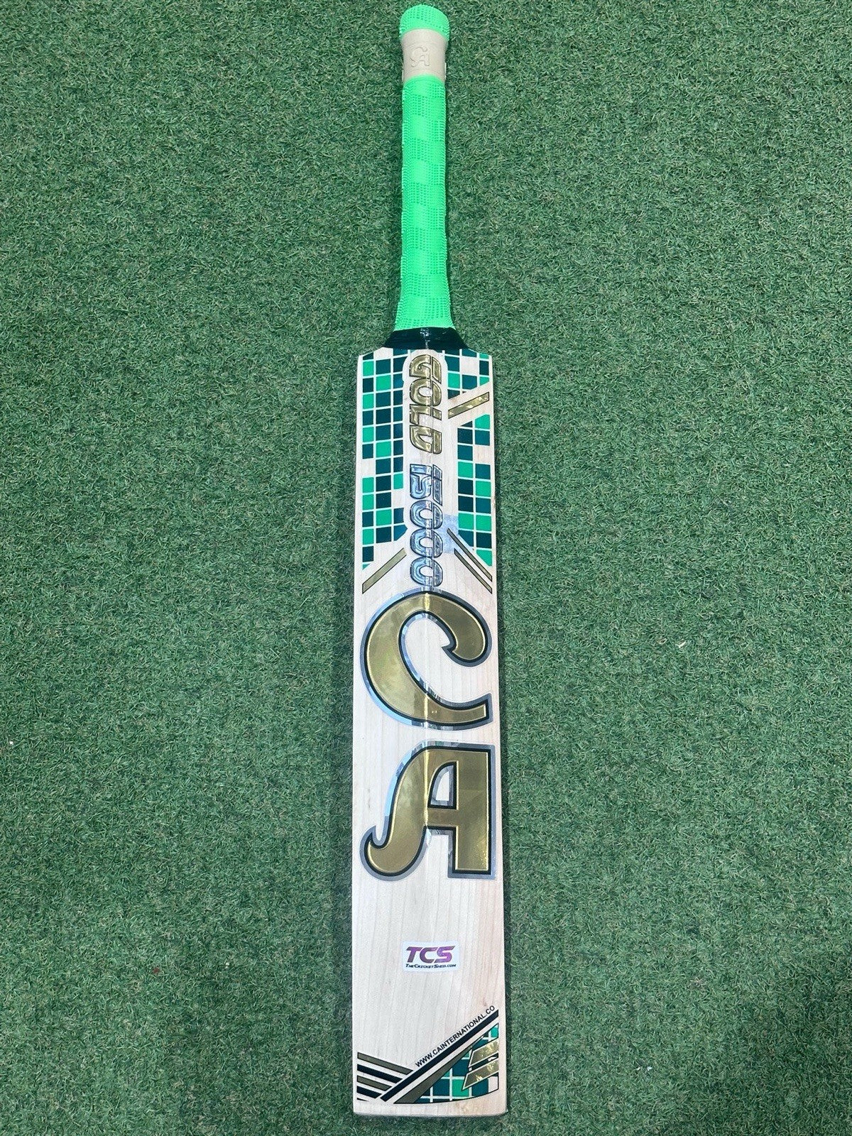 CA Gold 15000 Cricket Bat - Brand New - 2lb 8oz - Lovely Grains !