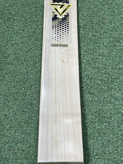 Vader Sports Limited Edition Cricket Bat (2lb 10oz) - Exclusive - Brand New