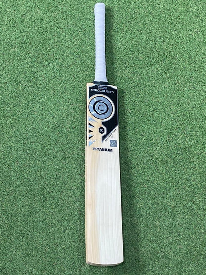 CricCounty Titanium Cricket Bat - Brand New - 2lb 10oz - Full Profile!