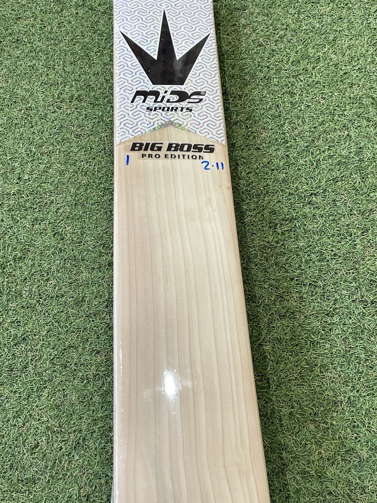 MIDS Big Boss Pro Edition Cricket Bat - Brand New - 2lb 11oz - Massive Profile