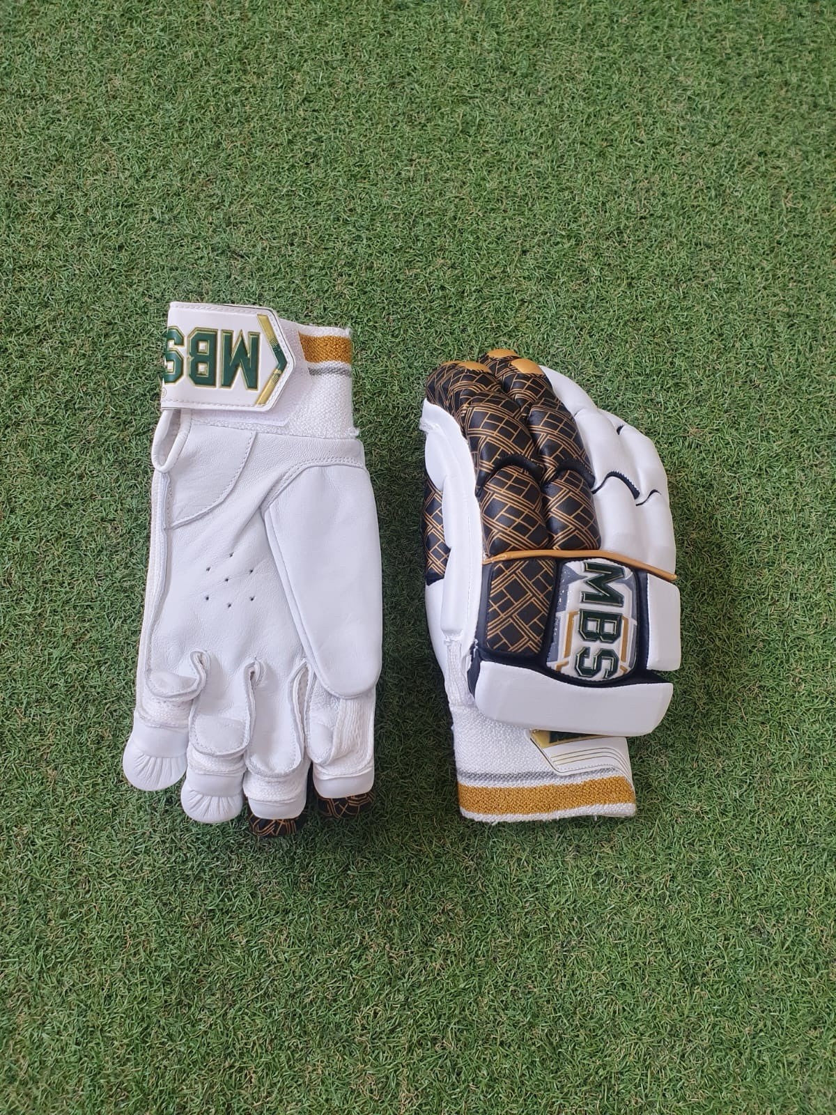 MB Malik MBS Salman Ali Agha Batting Gloves - Brand New - RH Mens Size