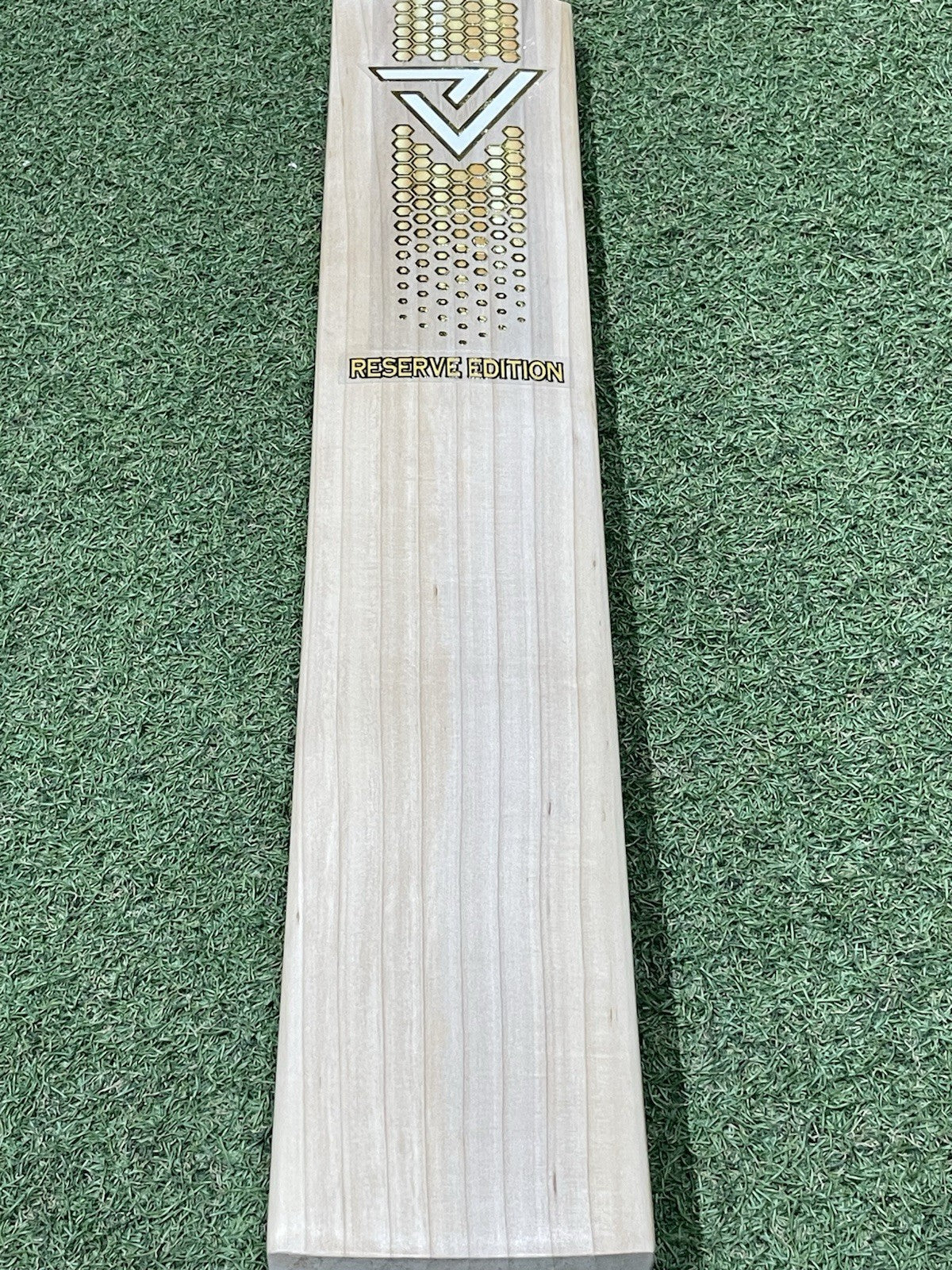 Vader Sports Reserve Edition Cricket Bat (2lb 9oz) - Exclusive - Brand New