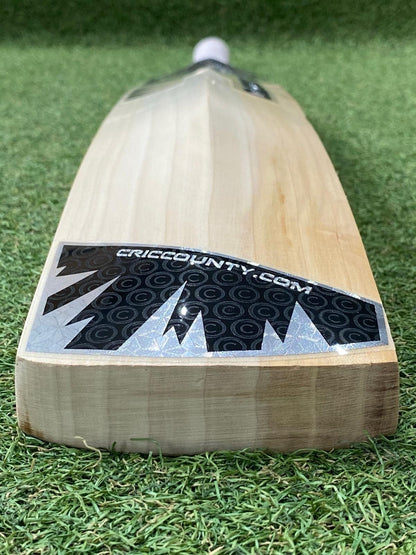 CricCounty Titanium Cricket Bat - Brand New - 2lb 10oz - Full Profile!