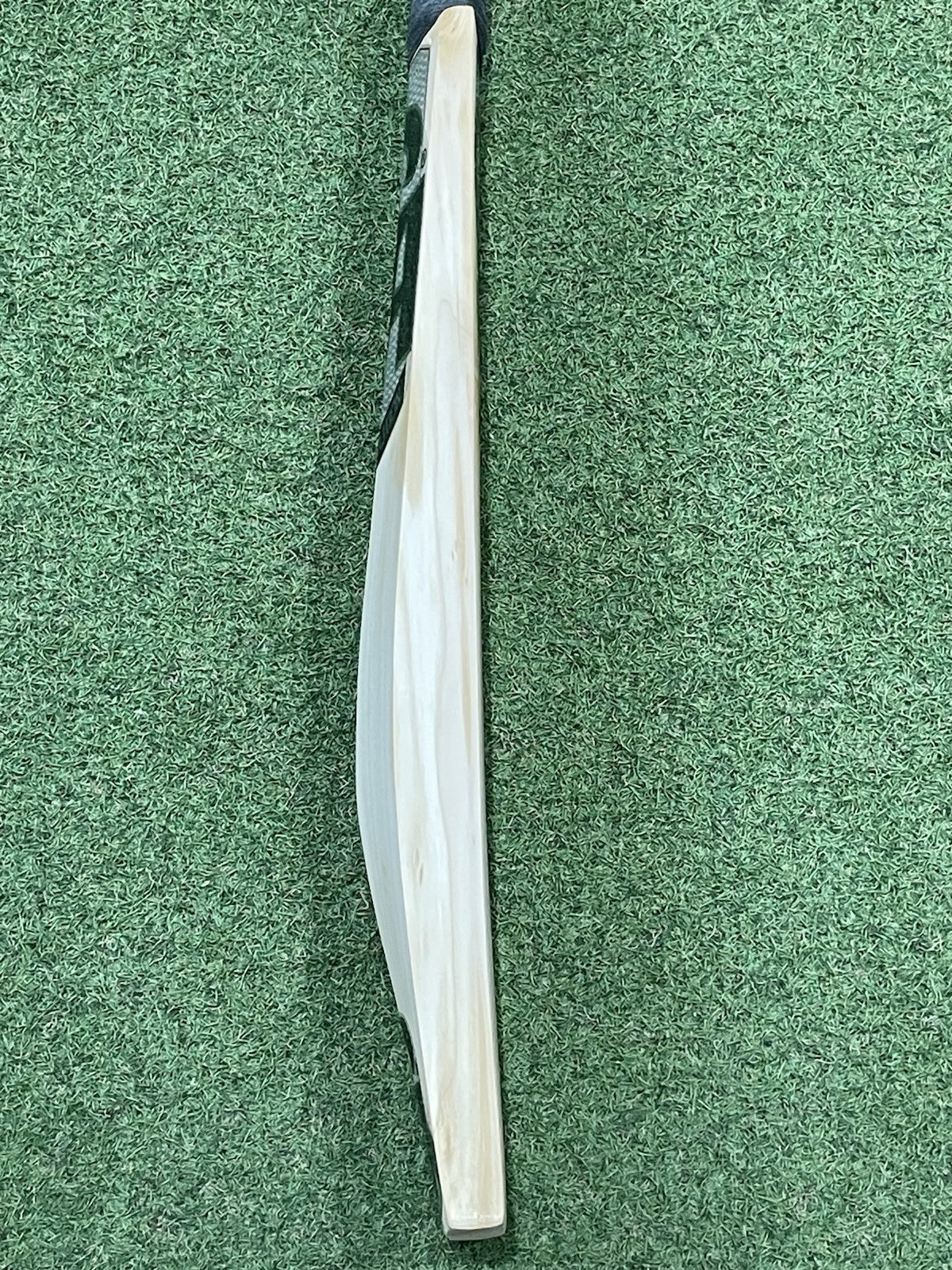 CA Revolution Butterfly Cricket Bat - Brand New - 2lb 8oz - Lovely Balance!