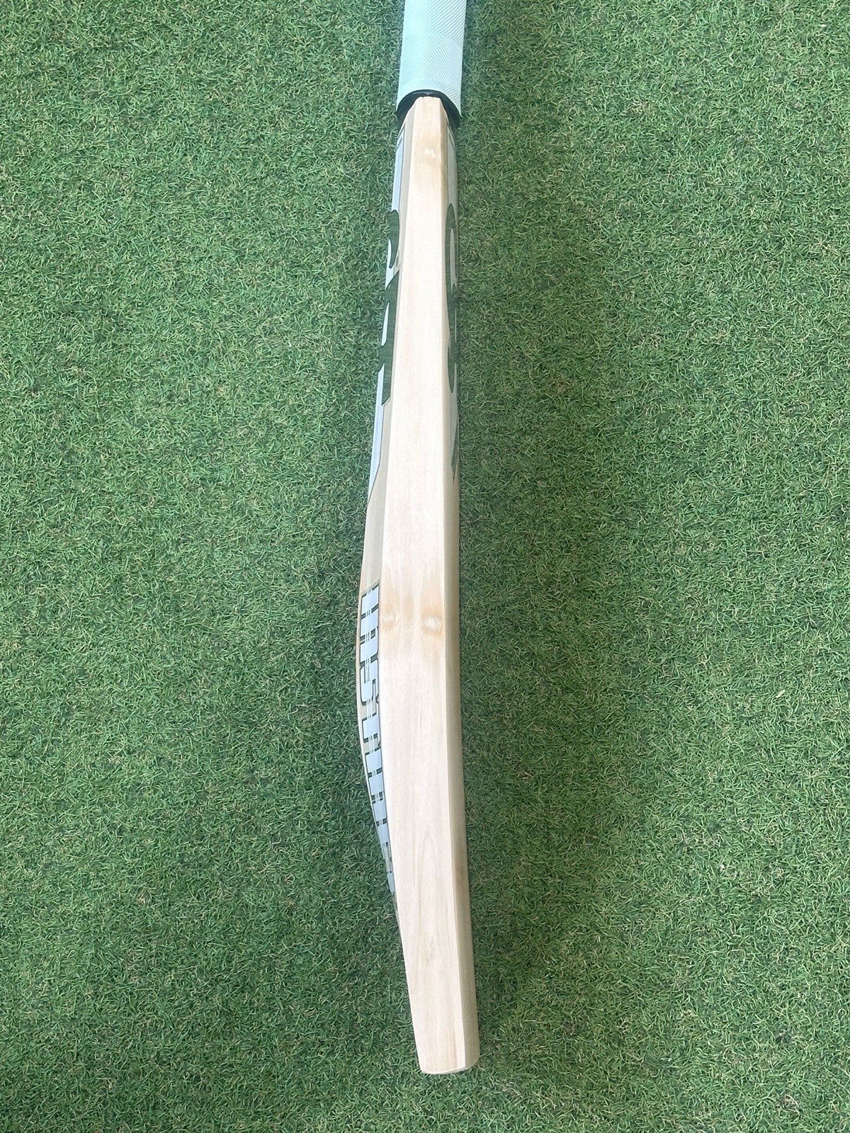 CA Instinct Butterfly Cricket Bat - Brand New - 2lb 9oz - Lovely Balance!