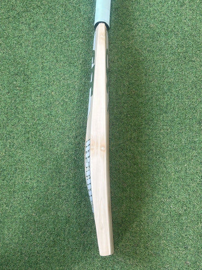 CA Instinct Butterfly Cricket Bat - Brand New - 2lb 9oz - Lovely Balance!