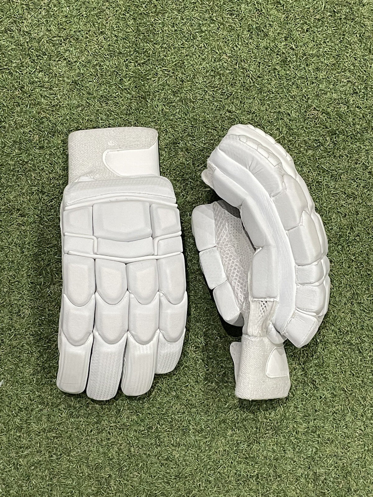 Unbranded Spilt Finger Design Batting Gloves - Brand New - Right Hand Men's Size