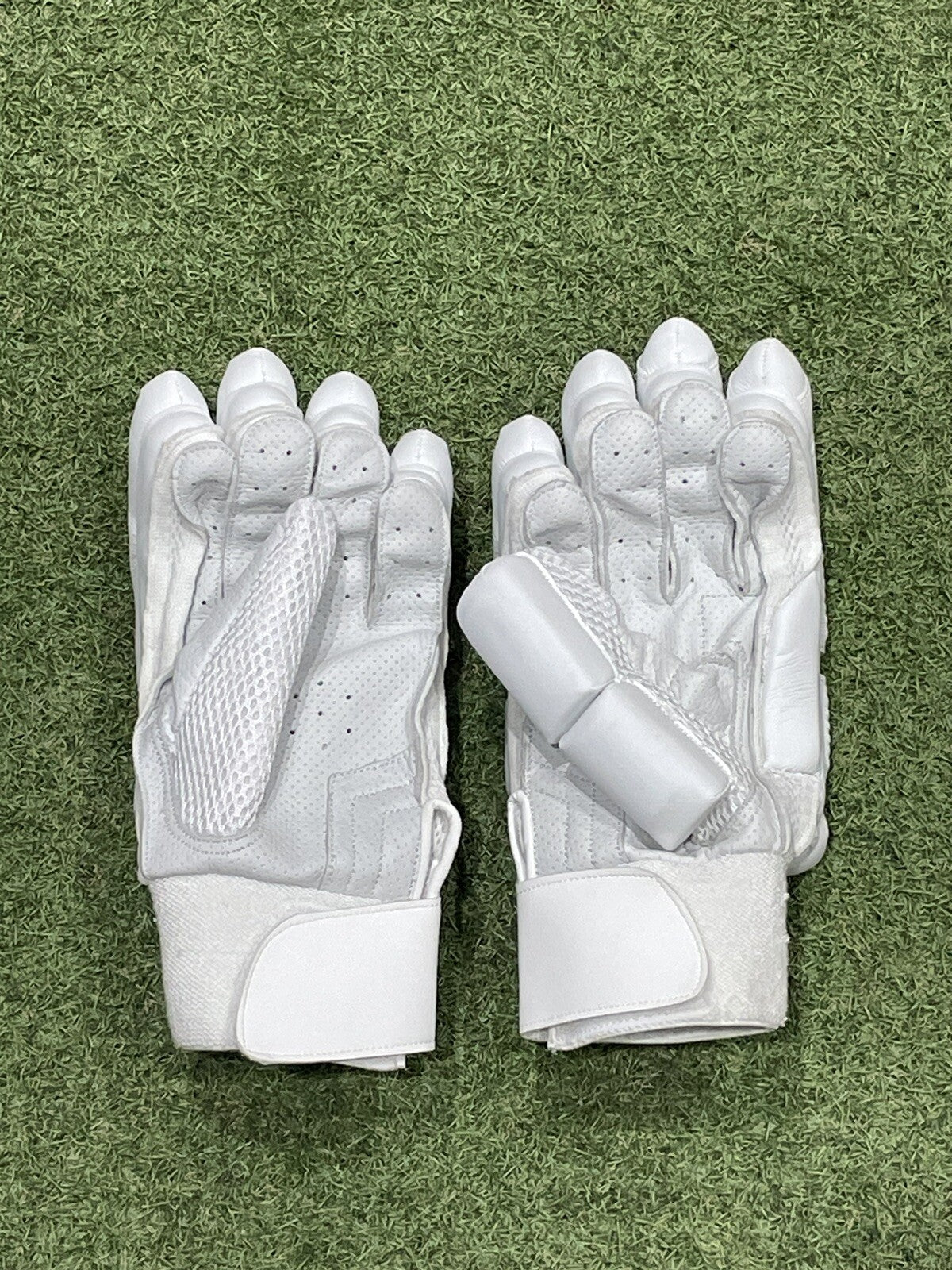 Unbranded Batting Gloves II - Brand New - Right Hand Men's Size