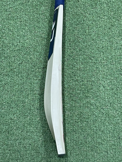 Used The Cricket Room Cricket Bat (2lb 11oz) - Excellent Condition