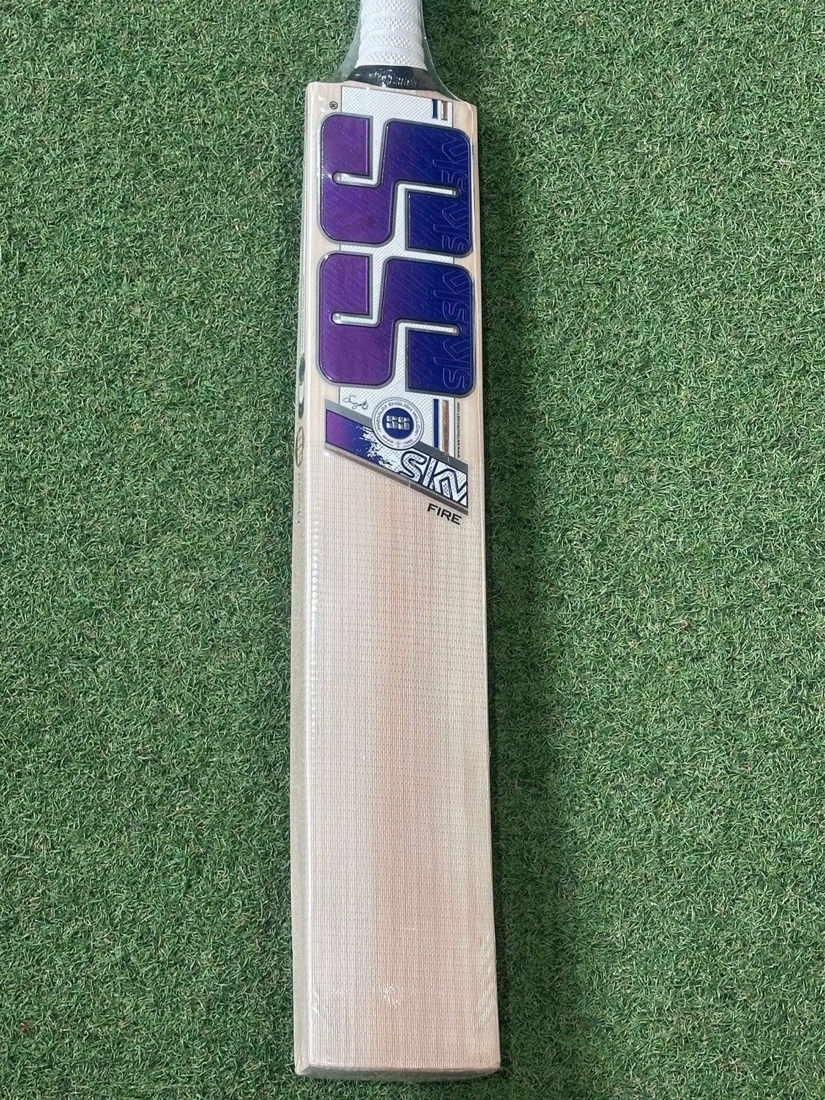 SS Ton Sky Fire Cricket Bat (2lb 10oz) - Brand New - Lovely Profile!