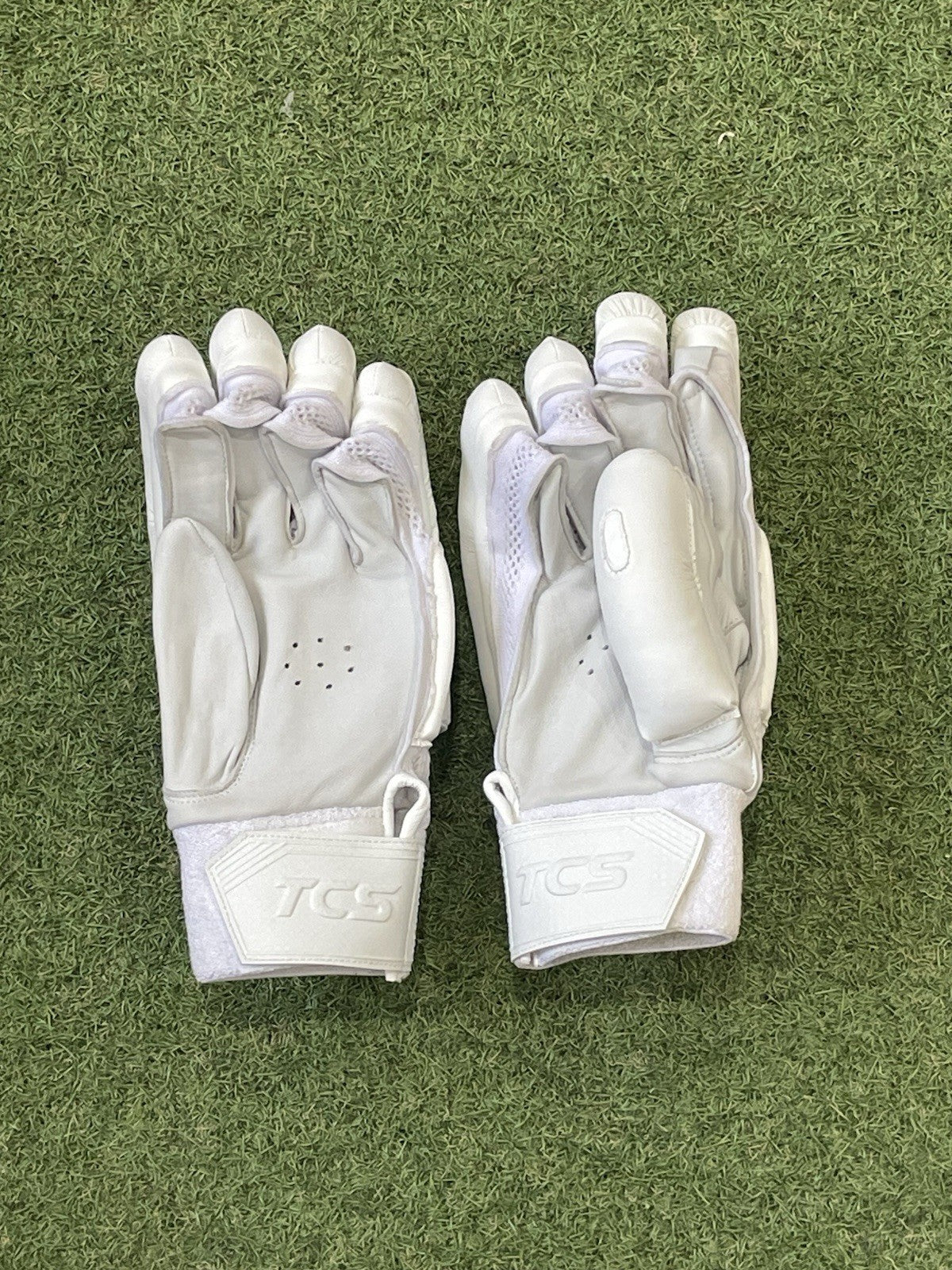 TCS VK Players Edition Batting Gloves - Brand New - Right Hand SMALL Men's Size