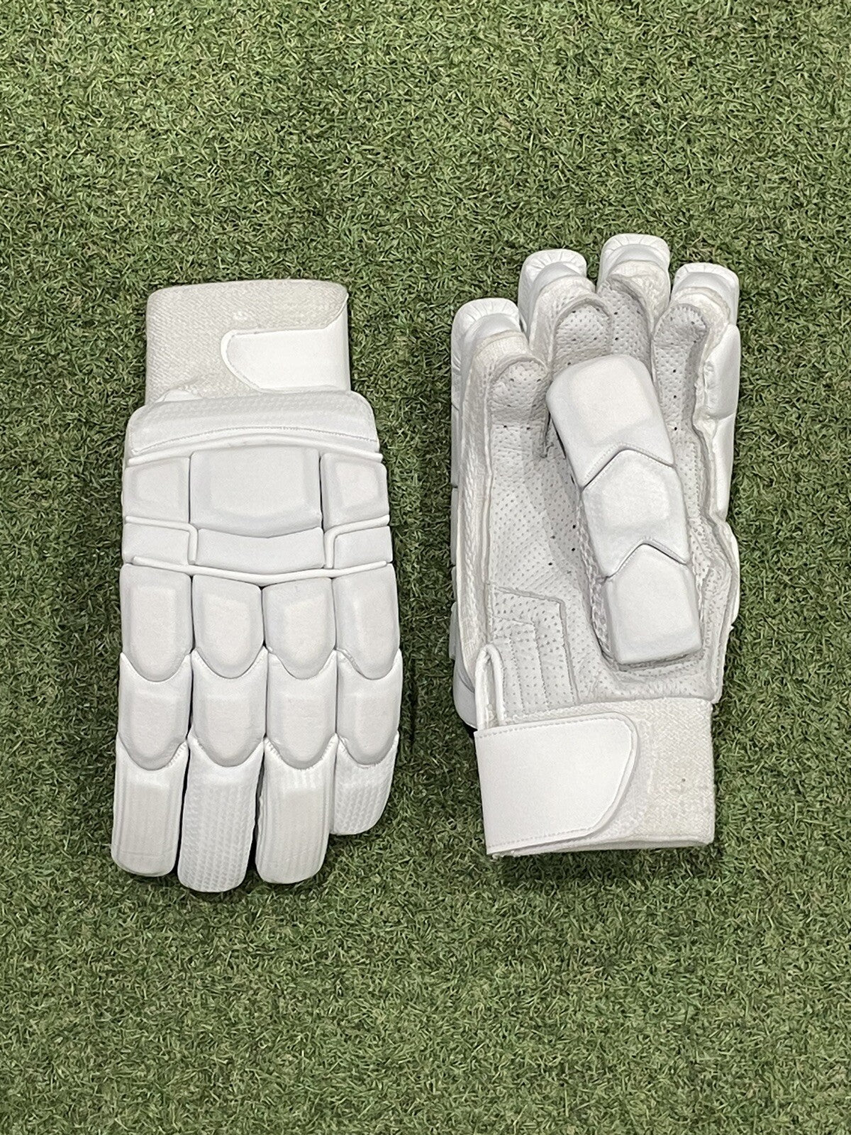 Unbranded Spilt Finger Design Batting Gloves - Brand New - Right Hand Men's Size